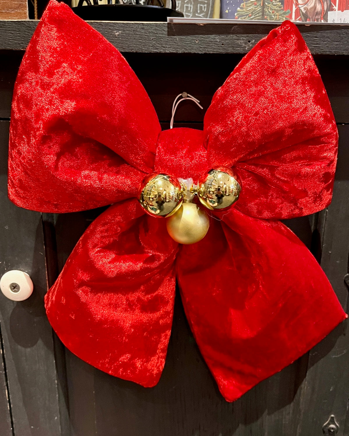 RED VELVET BOW WITH BAUBLES X441626