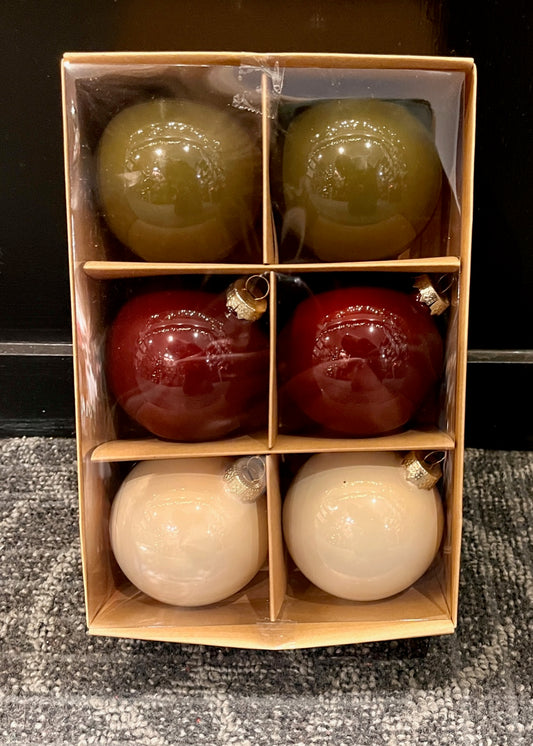 SET OF 6 COLOURED BAUBLES IH0007