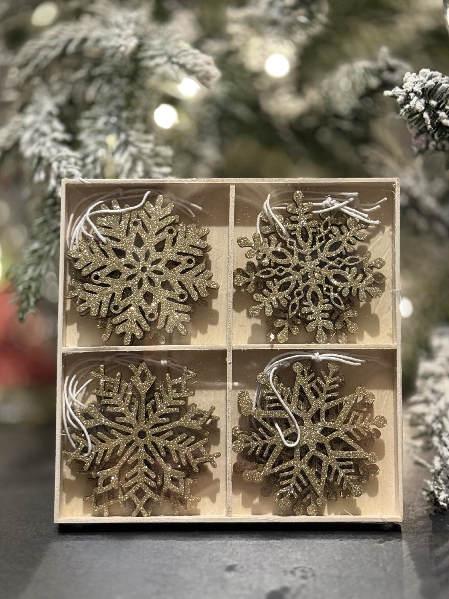 18PC Plywood Snowflake Decoration - Gold Glitter XM0289