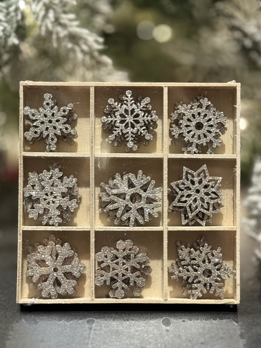18PC Plywood Snowflake Decoration - Silver Glitter XM0289