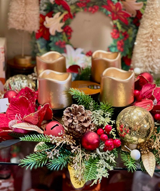 CRIMSON RED MAGNOLIA 4 GOLD LED CANDLE WREATH XA013E