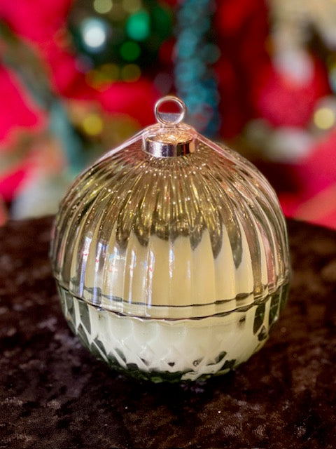 GREEN RIBBED BAUBLE WAX CANDLE XM0209