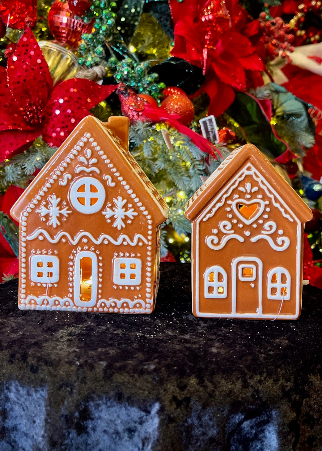LED CERAMIC GINGERBREAD HOUSE ECE102