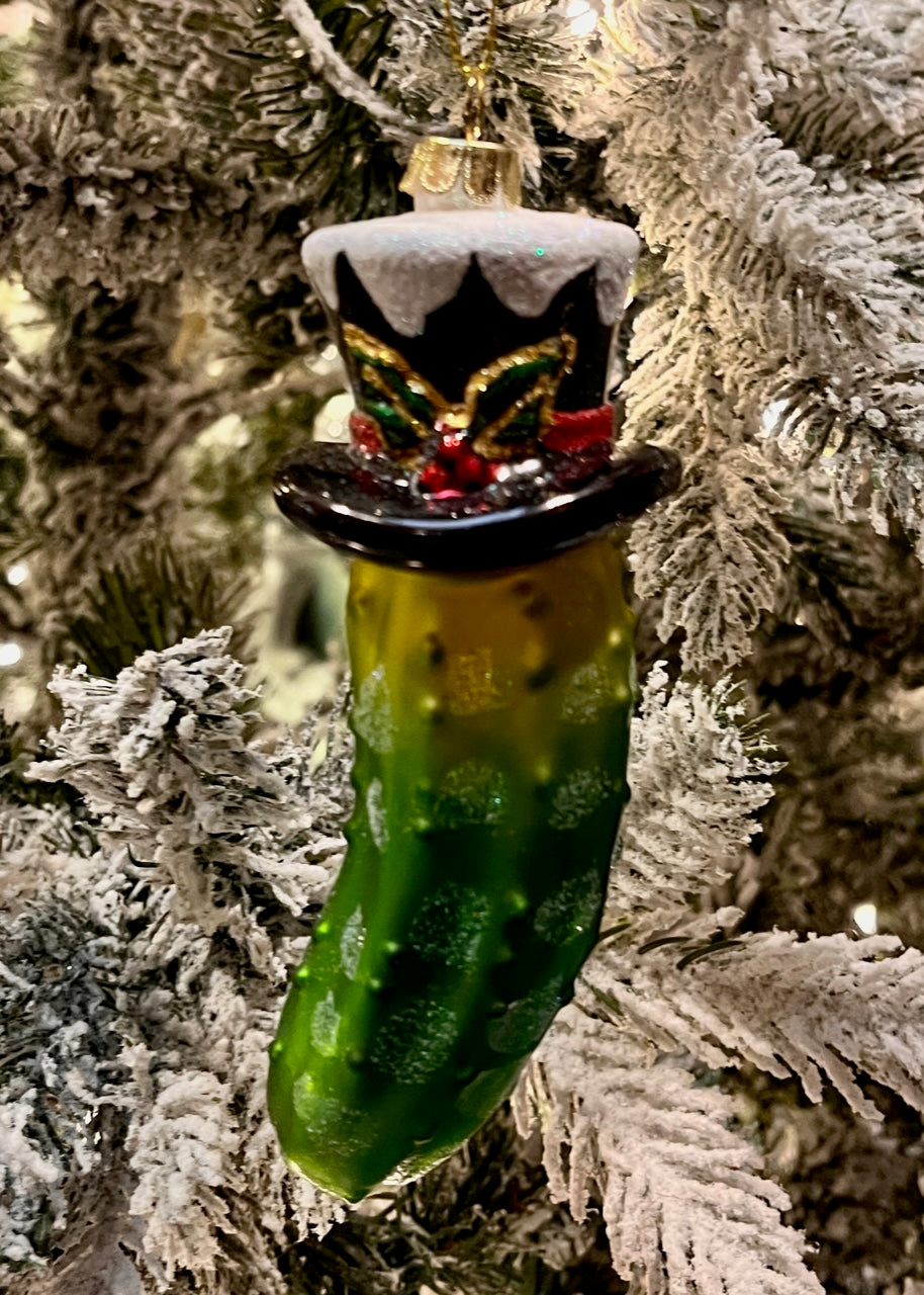 PICKLE WITH BLACK TOP HAT GLASS ORNAMENT 4552893