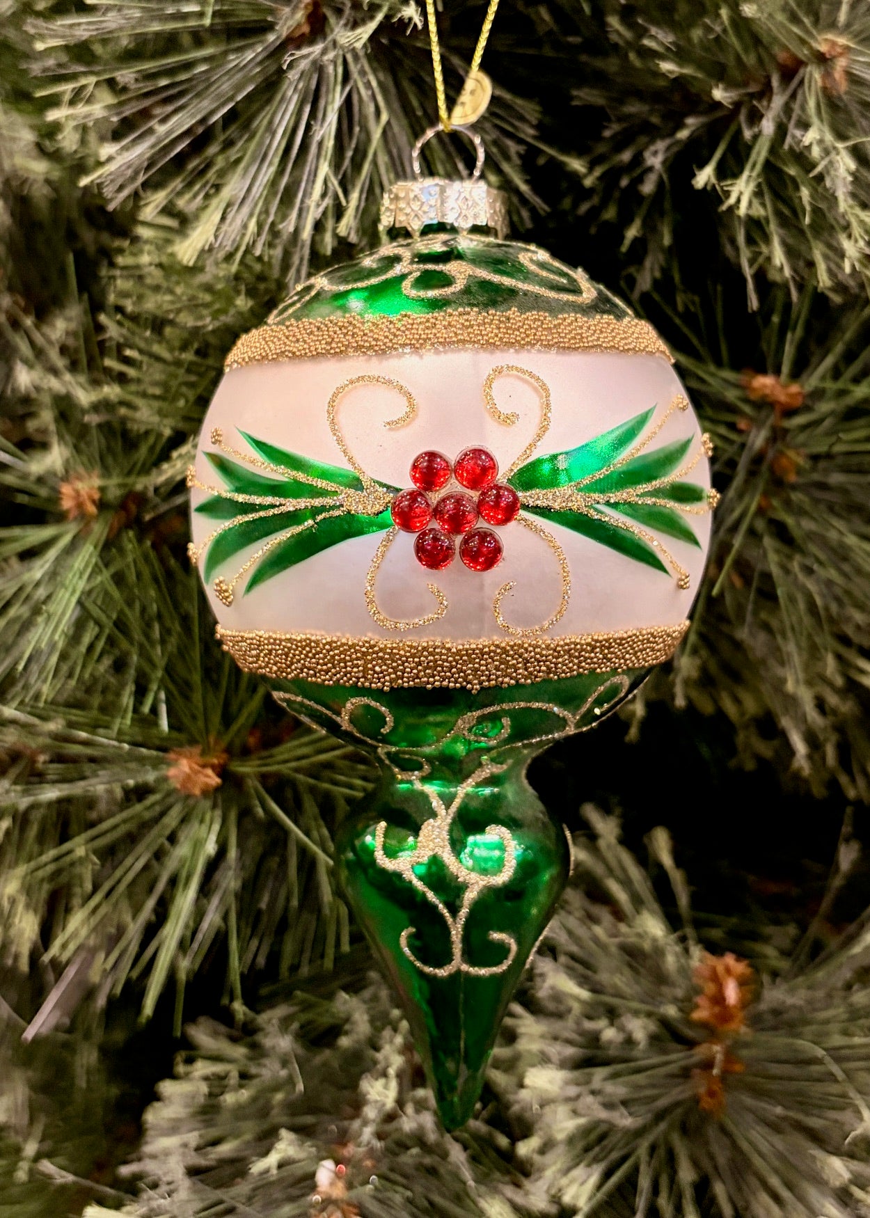 GREEN WITH LEAF DETAIL GLASS FINIAL HANGING ORNAMENT 4524847