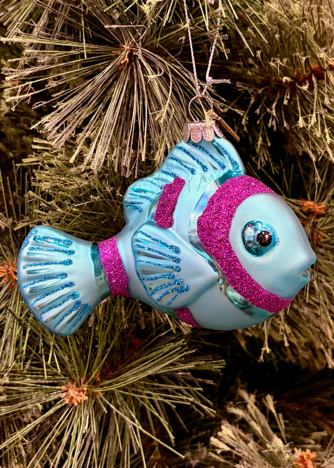 ERIC CORTINA BLUE GLASS GOLDFISH HANGING ORNAMENT 4553142