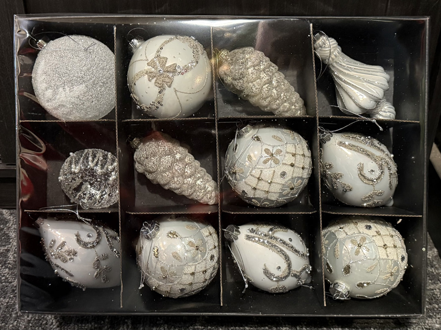 AMANDA'S ORNAMENT COLLECTION - LET IT SPARKLE