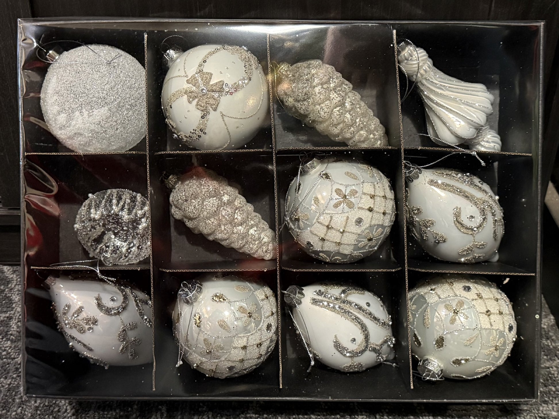 AMANDA'S ORNAMENT COLLECTION - LET IT SPARKLE