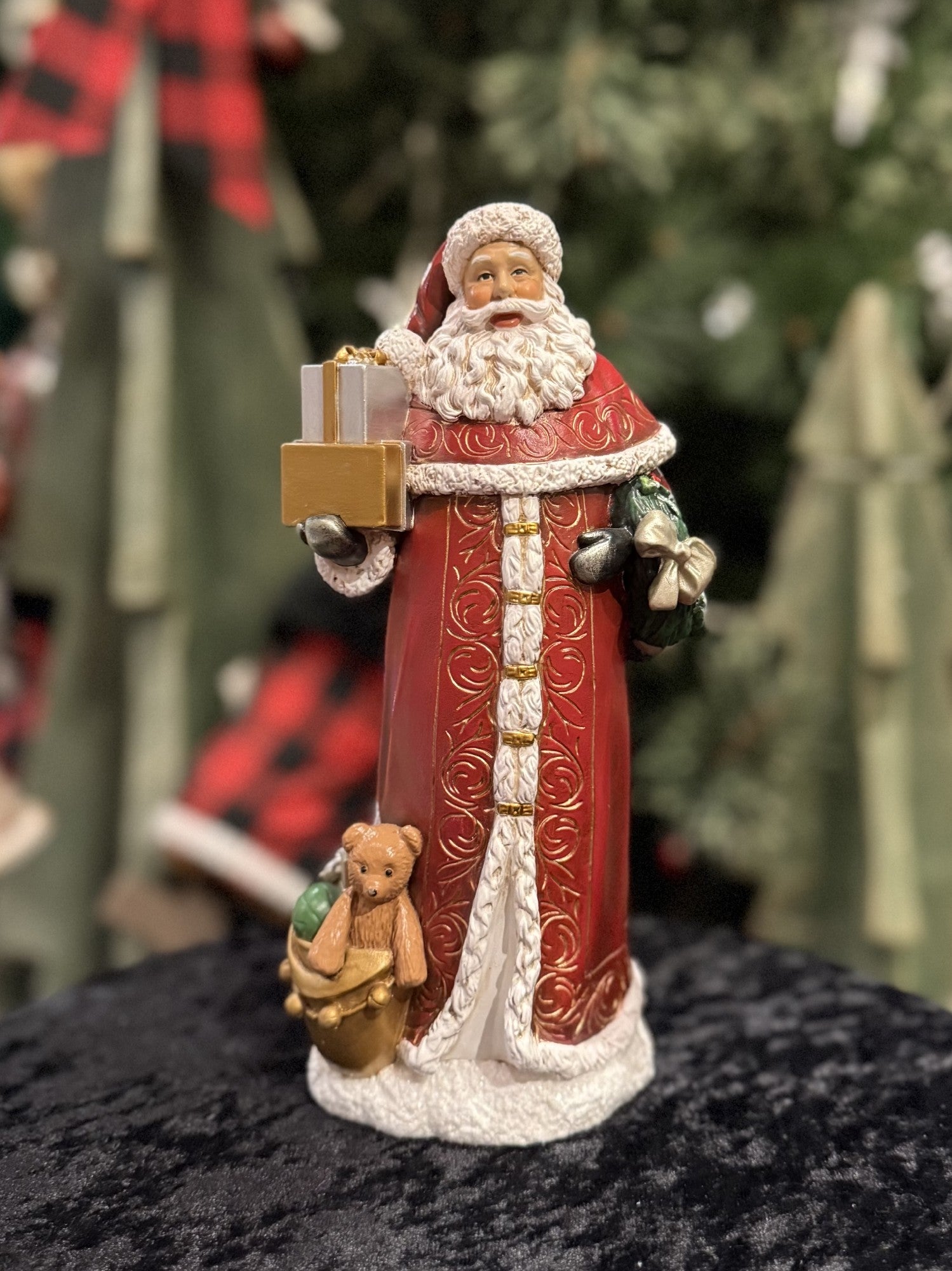 JOSEPH'S STUDIO SANTA WITH TEDDY AND TOYS 633362