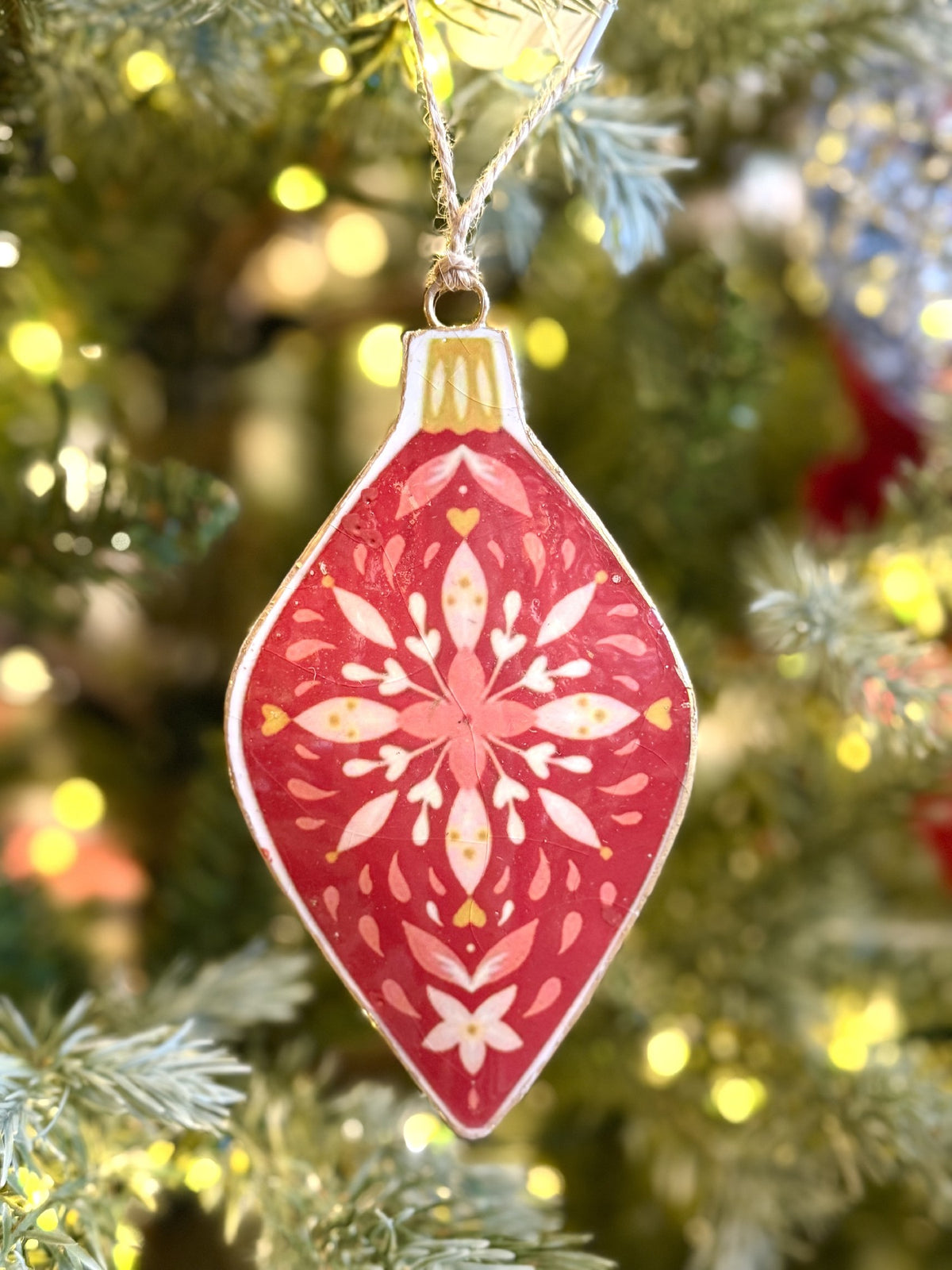 RED NOSTALGIC METAL DROP ORNAMENT XM1153