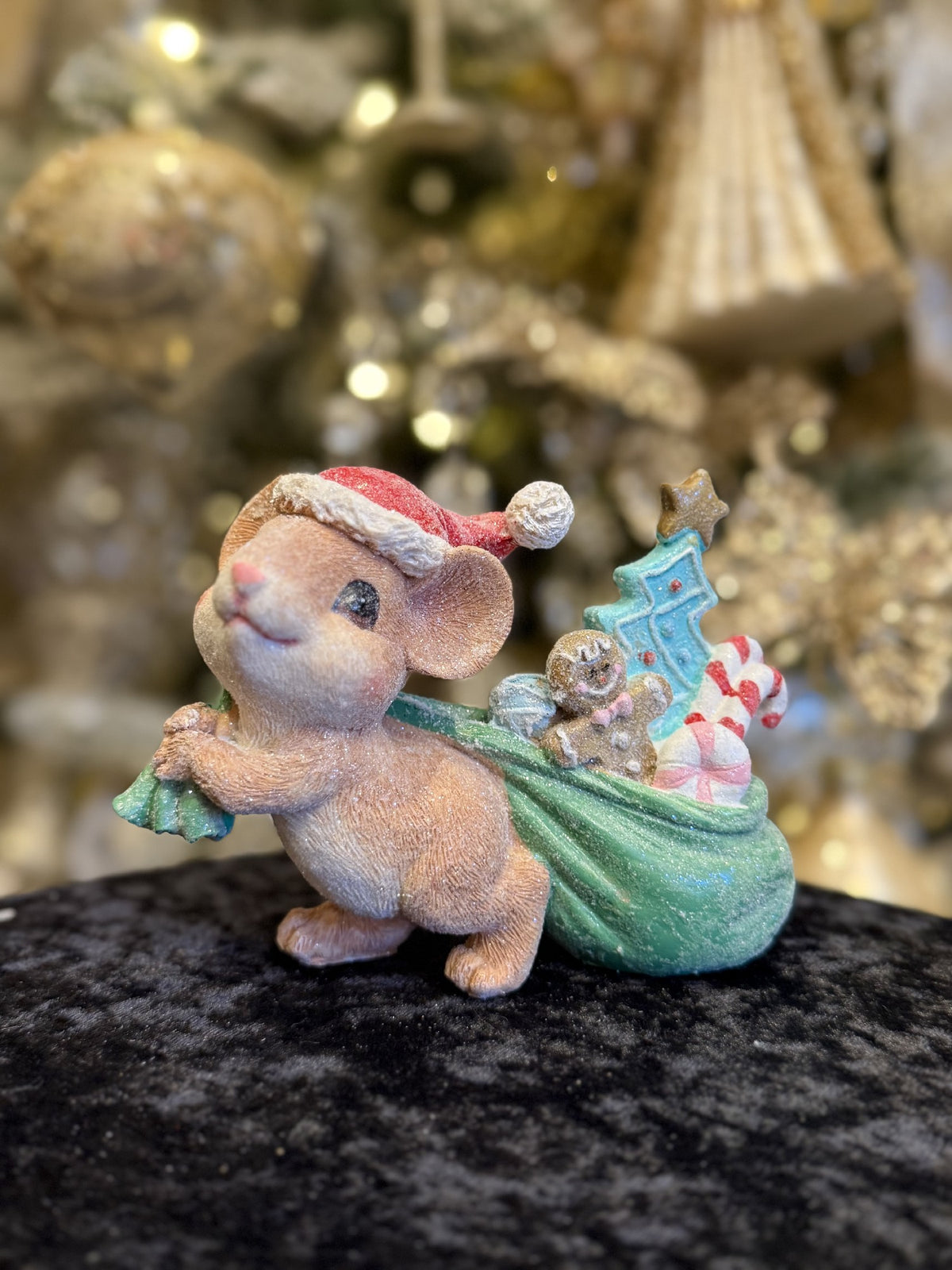 GIFT GIVING MOUSE WITH SANTA SACK4630521 
