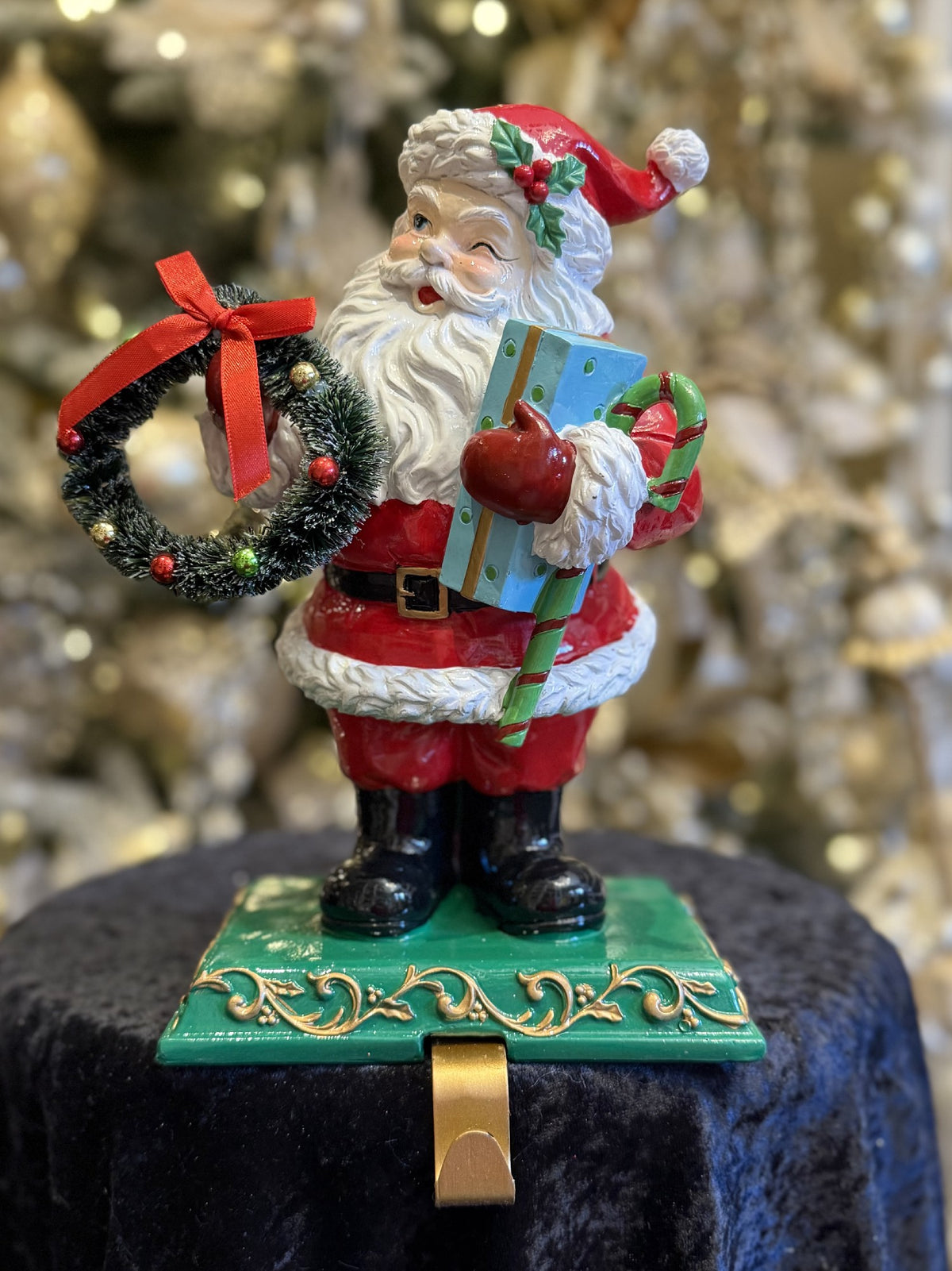 RETRO SANTA STOCKING HOLDER 4657606