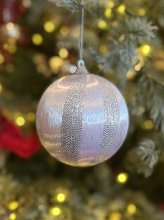 WHITE FLOSS FOAM BAUBLE 10 CM XM2375