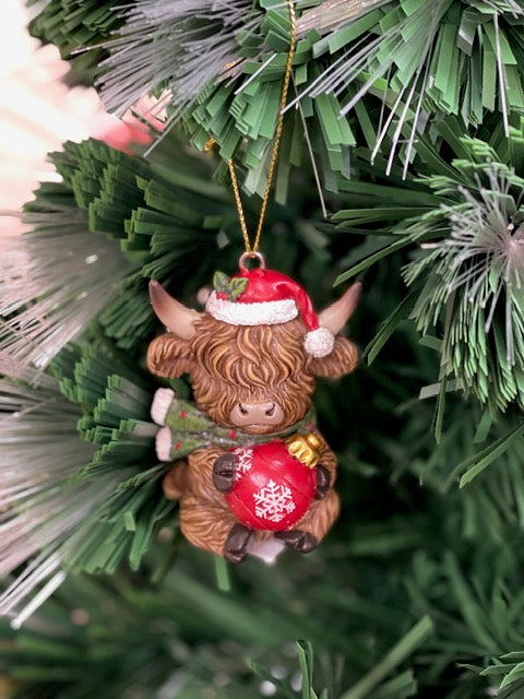 CHRISTMAS HIGHLAND COW WITH BAUBLE HANGING ORNAMENT 27603