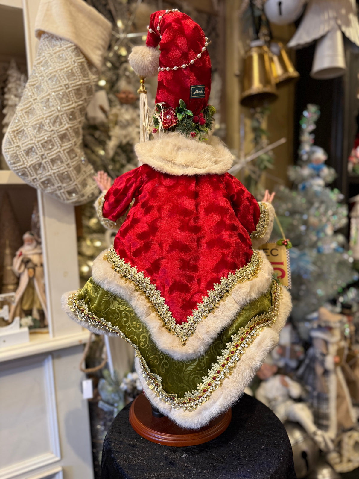 MARK ROBERTS - December 25 Santa 51-64216