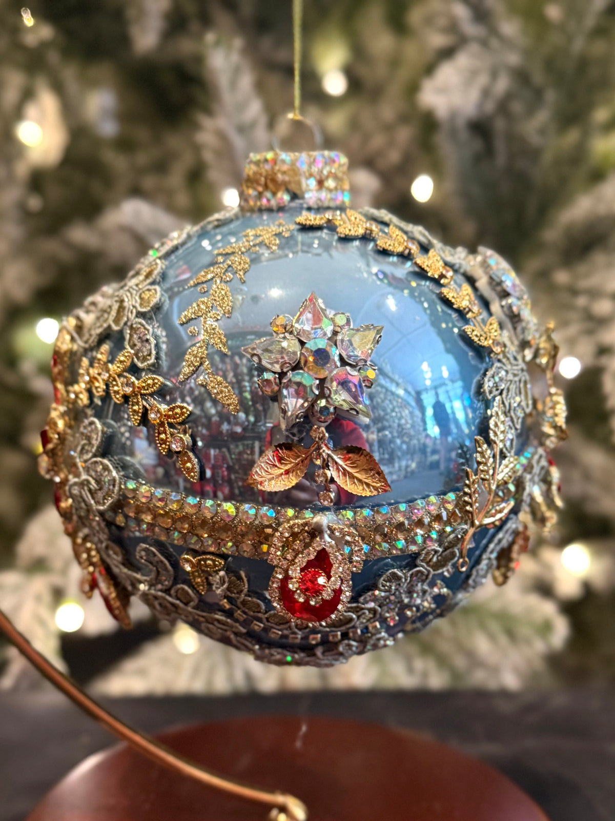 MARK ROBERTS - Blue Kings Jewel Ball Ornament 36-61490