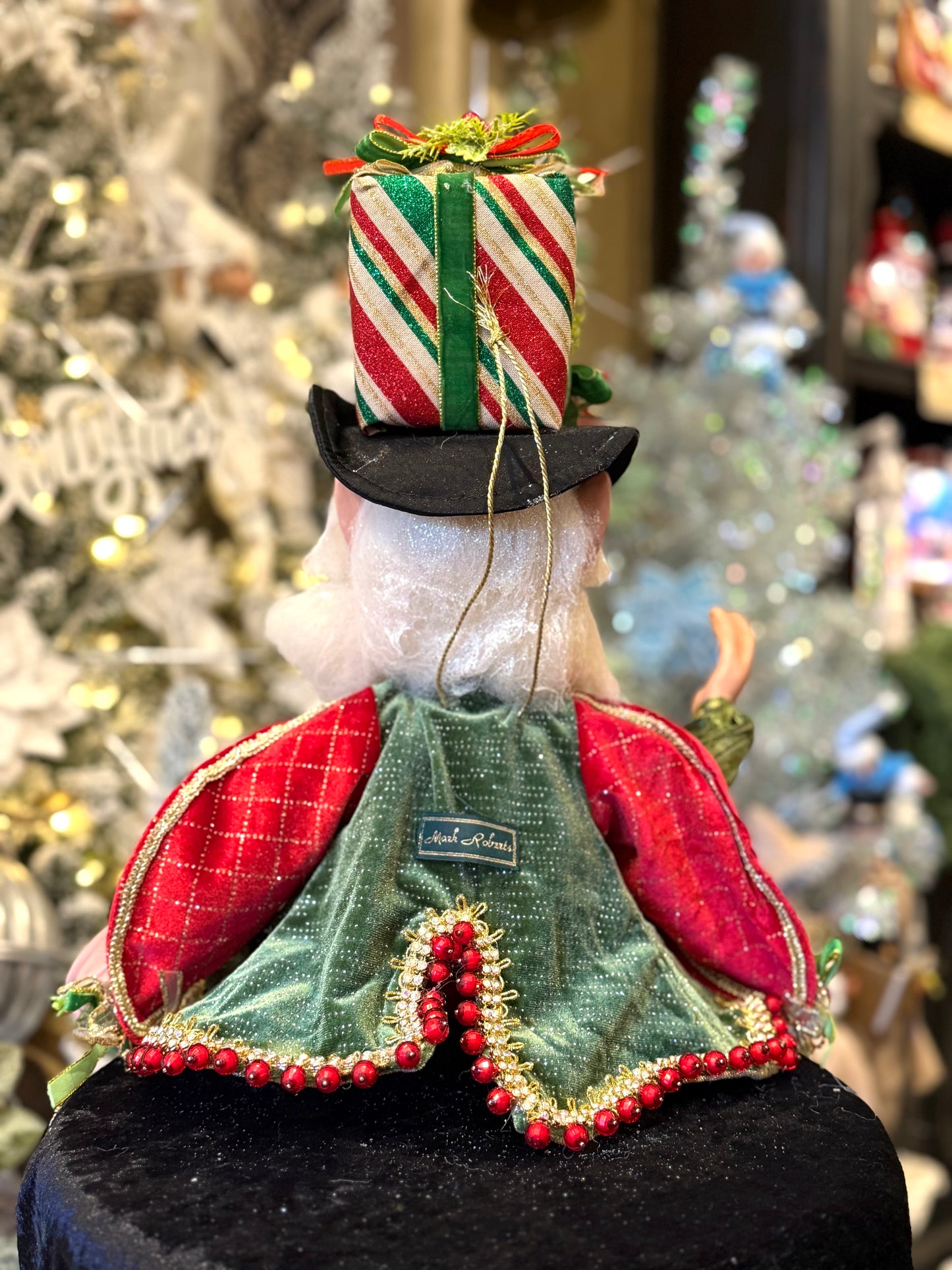 MARK ROBERTS - Medium Christmas Present Elf 51-64062