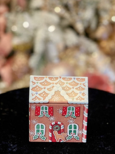 SMALL TIN GINGERBREAD HOUSE BOX DK711