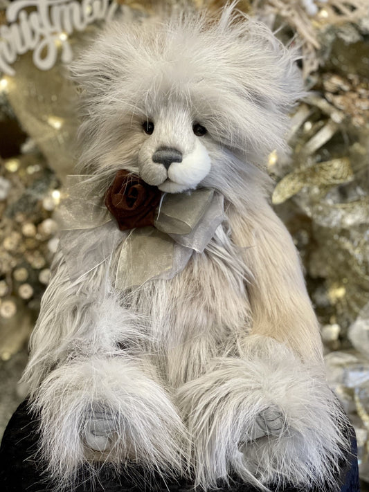 CHARLIE BEARS - CARRIE