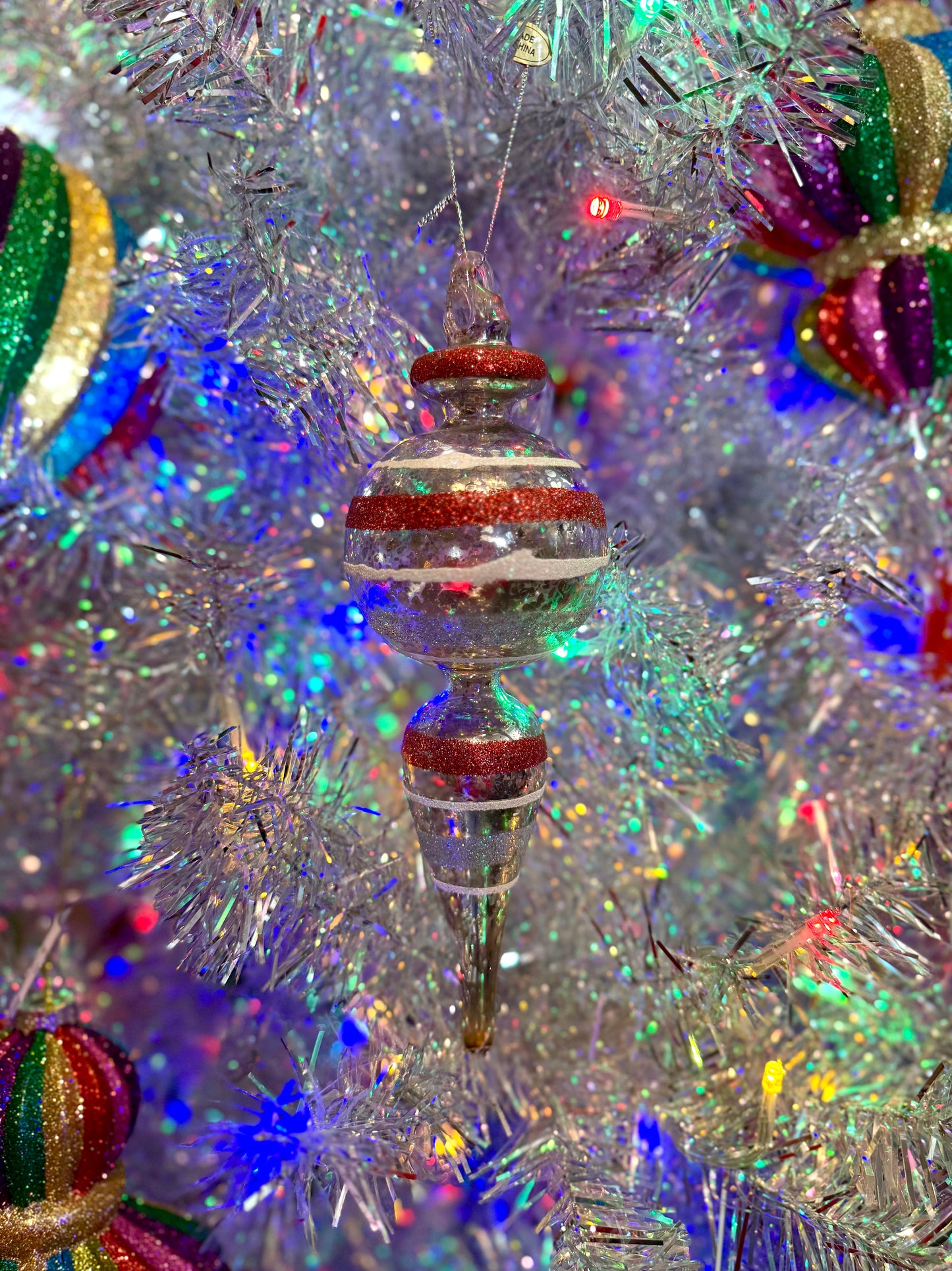 MERCURY CHAMPAGNE WITH RED STRIPED FINIAL 4124501 B