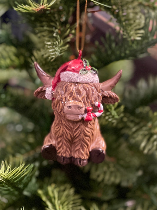 HIGHLAND COW WITH SANTA HAT ORNAMENT XM846