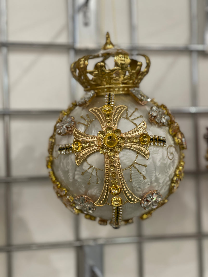 MARK ROBERTS CROWN JEWELS - 7 INCH IVORY ROUND ORNAMENT 36-54272