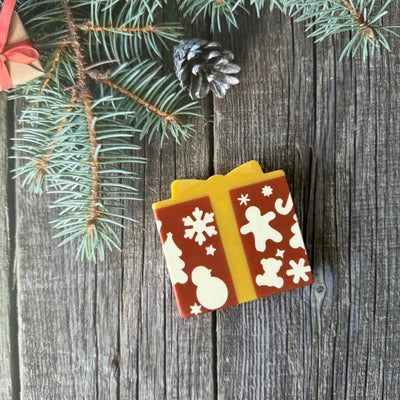 CHRISTMAS DAY PINE, BAYBEERRY, ORANGE & CINNAMON  REDPRESENT BOXED SOAP