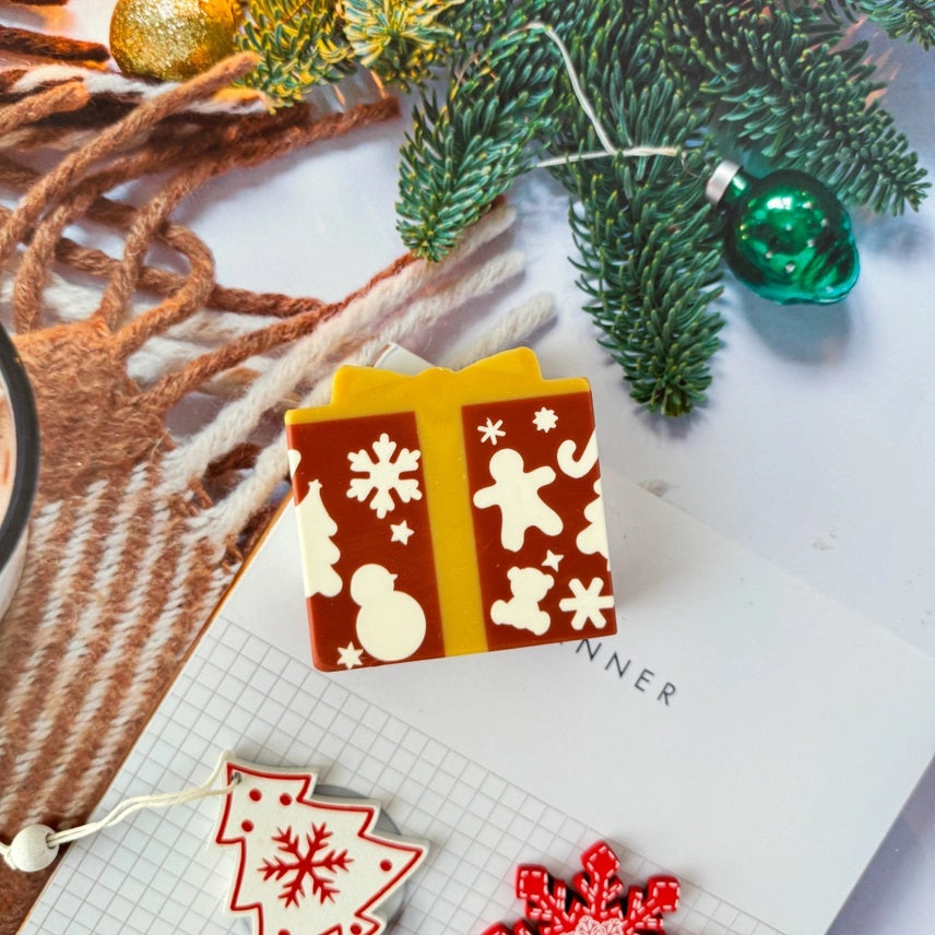 CHRISTMAS DAY PINE, BAYBEERRY, ORANGE & CINNAMON  REDPRESENT BOXED SOAP