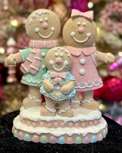 PASTEL GINGERBREAD FAMILY  HOS25-013         
