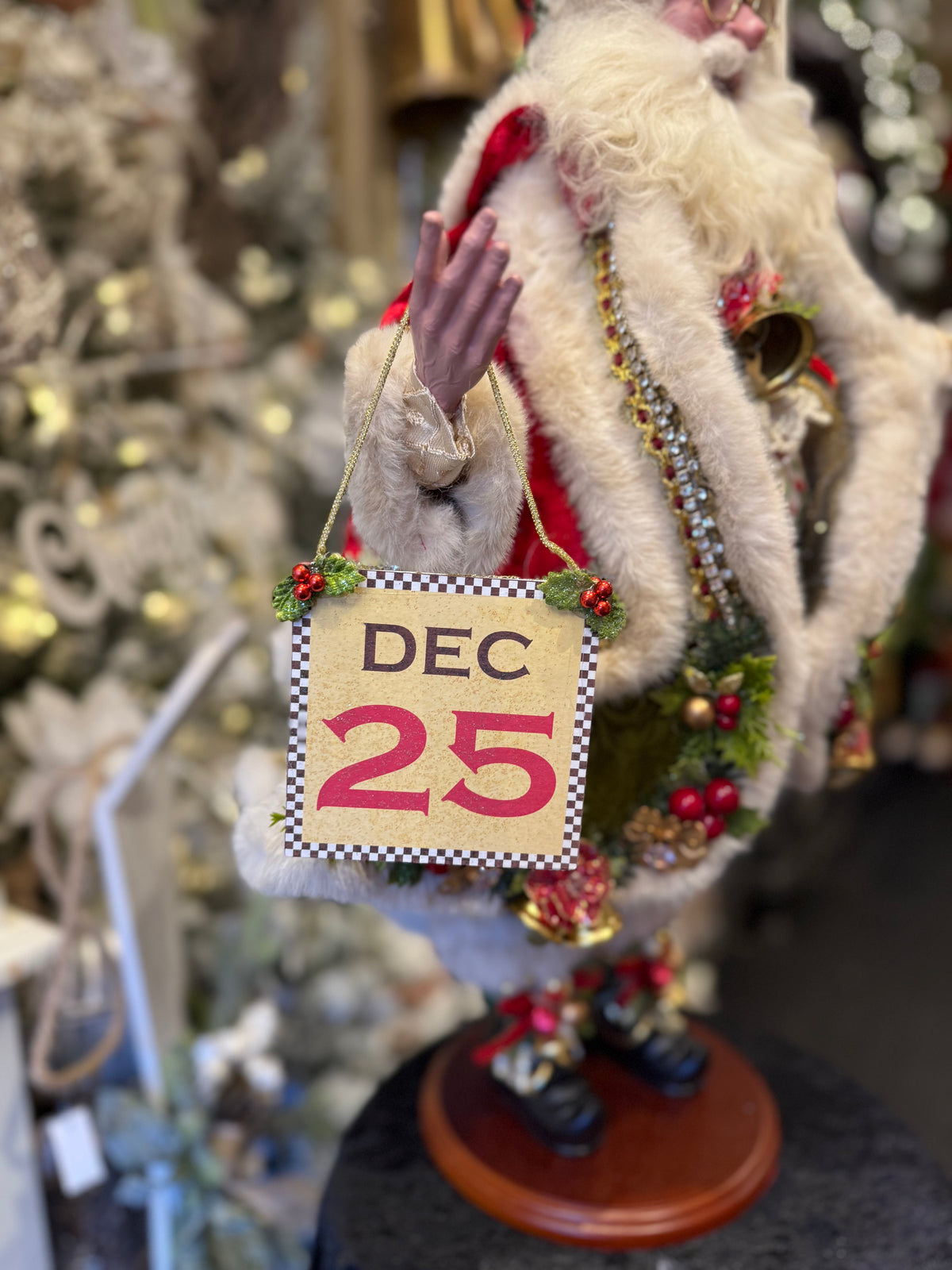 MARK ROBERTS - December 25 Santa 51-64216