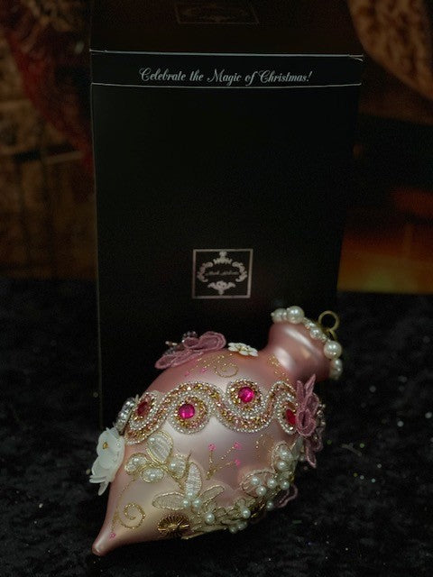 MARK ROBERTS ORNAMENTS - KINGS JEWELS PINK FINIAL HANGING ORNAMENT