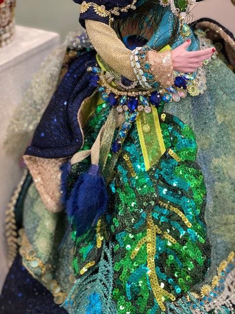 MARK ROBERTS MADAME PEACOCK CLAUS 26INCH 51-23908