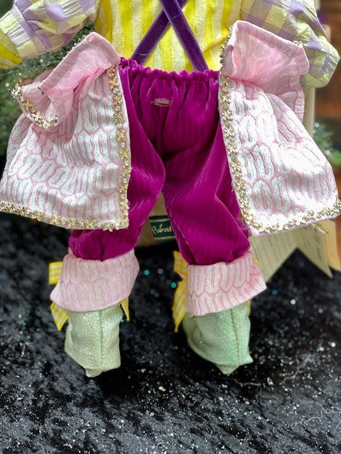 MARK ROBERTS MEDIUM EASTER EGG PAINTER ELF 51-23114