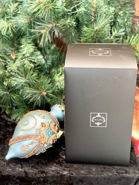 MARK ROBERTS KINGS JEWELS LIGHT BLUE FINIAL HANGING ORNAMENT