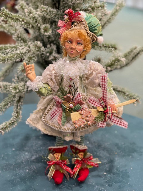 MARK ROBERTS NORTH POLE MEDIUM ELF 16IN JOYMAKER GIRL 51-23794