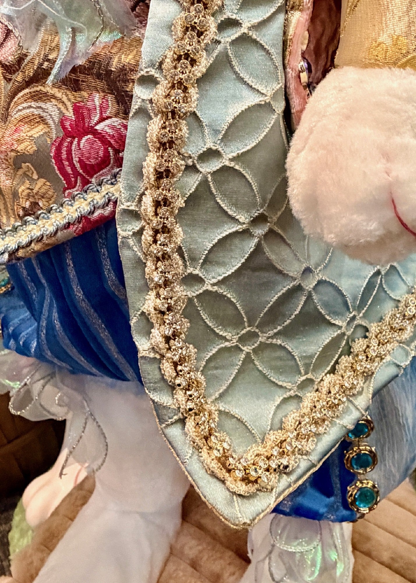 MARK ROBERTS - RABBIT WITH FLORAL BASKET 85CM 51-63890 (BULKY ITEM)