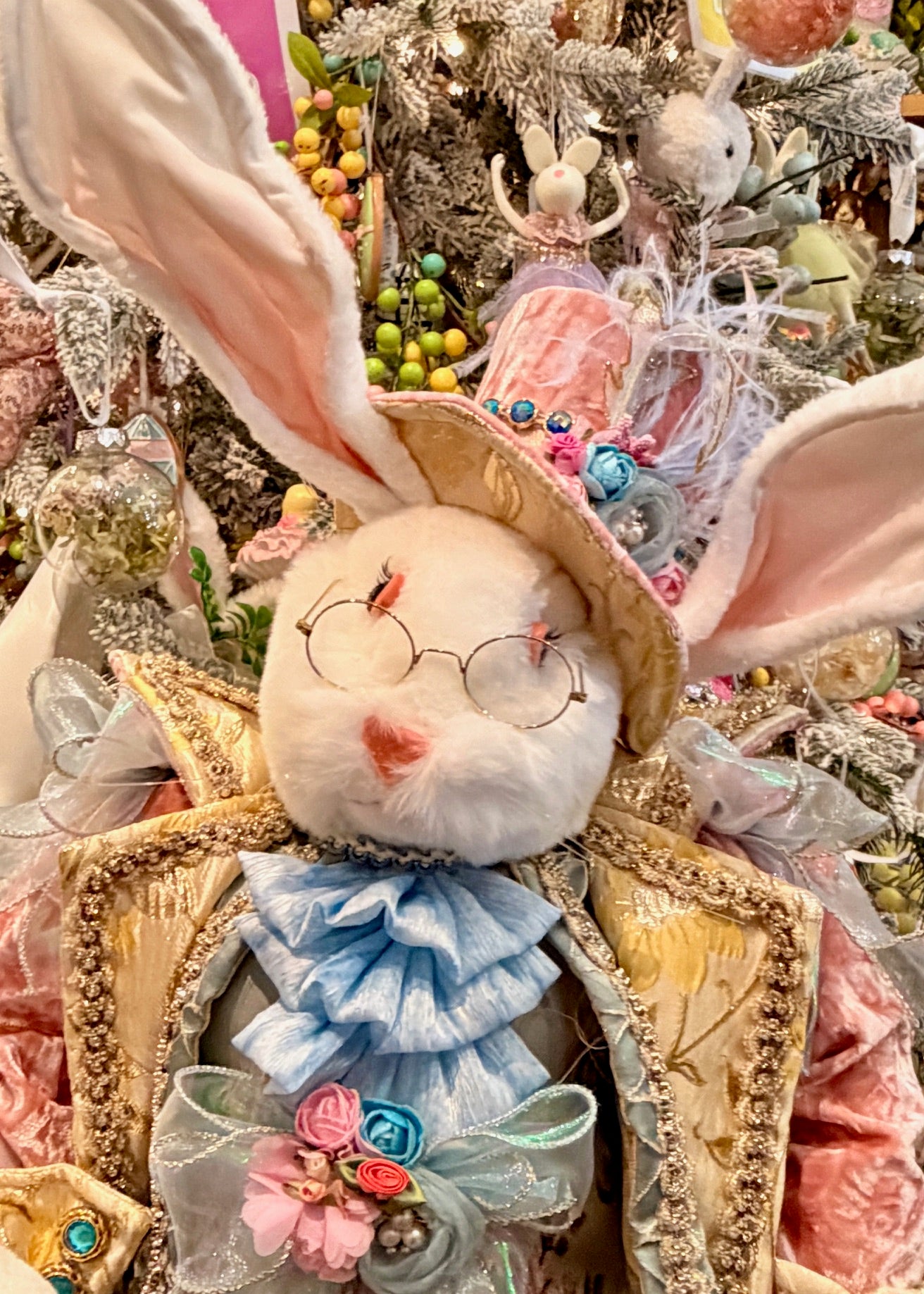 MARK ROBERTS - RABBIT WITH FLORAL BASKET 85CM 51-63890 (BULKY ITEM)