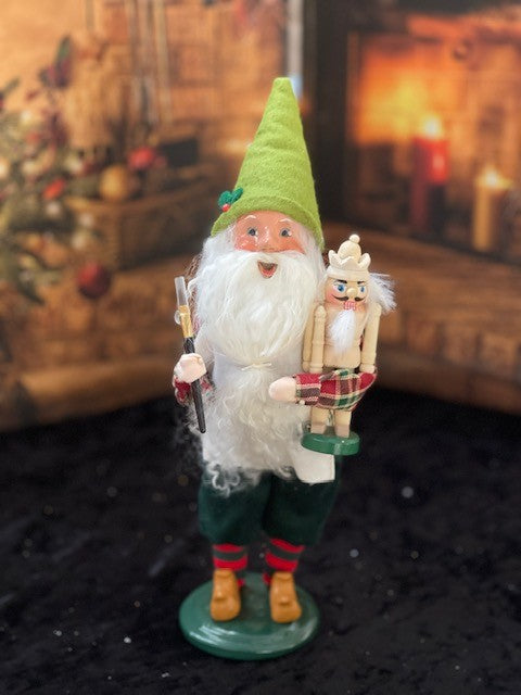 BYERS' CHOICE ELF WITH NUTCRACKER