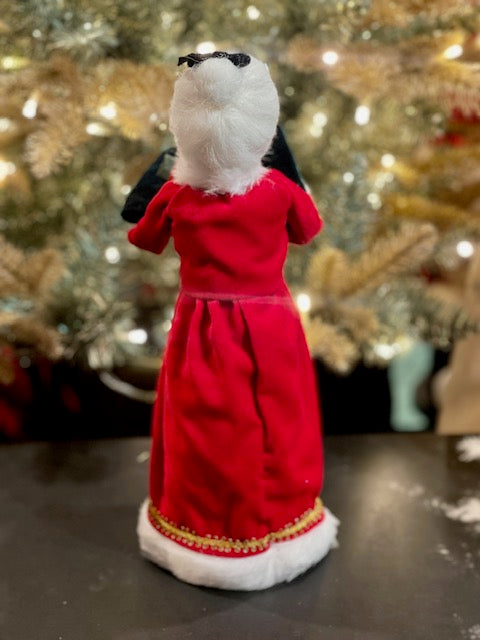 BYERS' CHOICE MRS CLAUS WITH BASKET 3232W