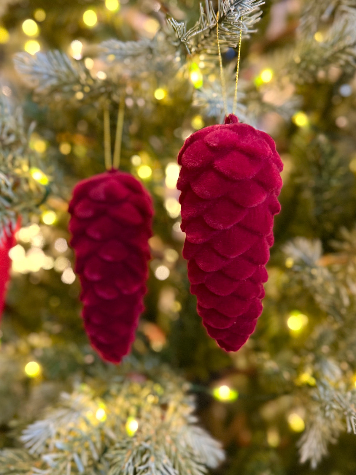 Hanging Flocked Pinecones Burgundy Pack 2 3300943BU