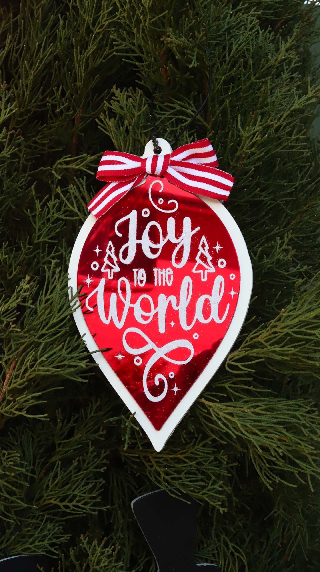 MERRY CHRISTMAS RED ORNAMENT WITH BOW HANGING JX6191