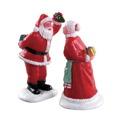 LEMAX VILLAGE - UNDER THE MISTLETOE SANTA & MRS CLAUS 72550