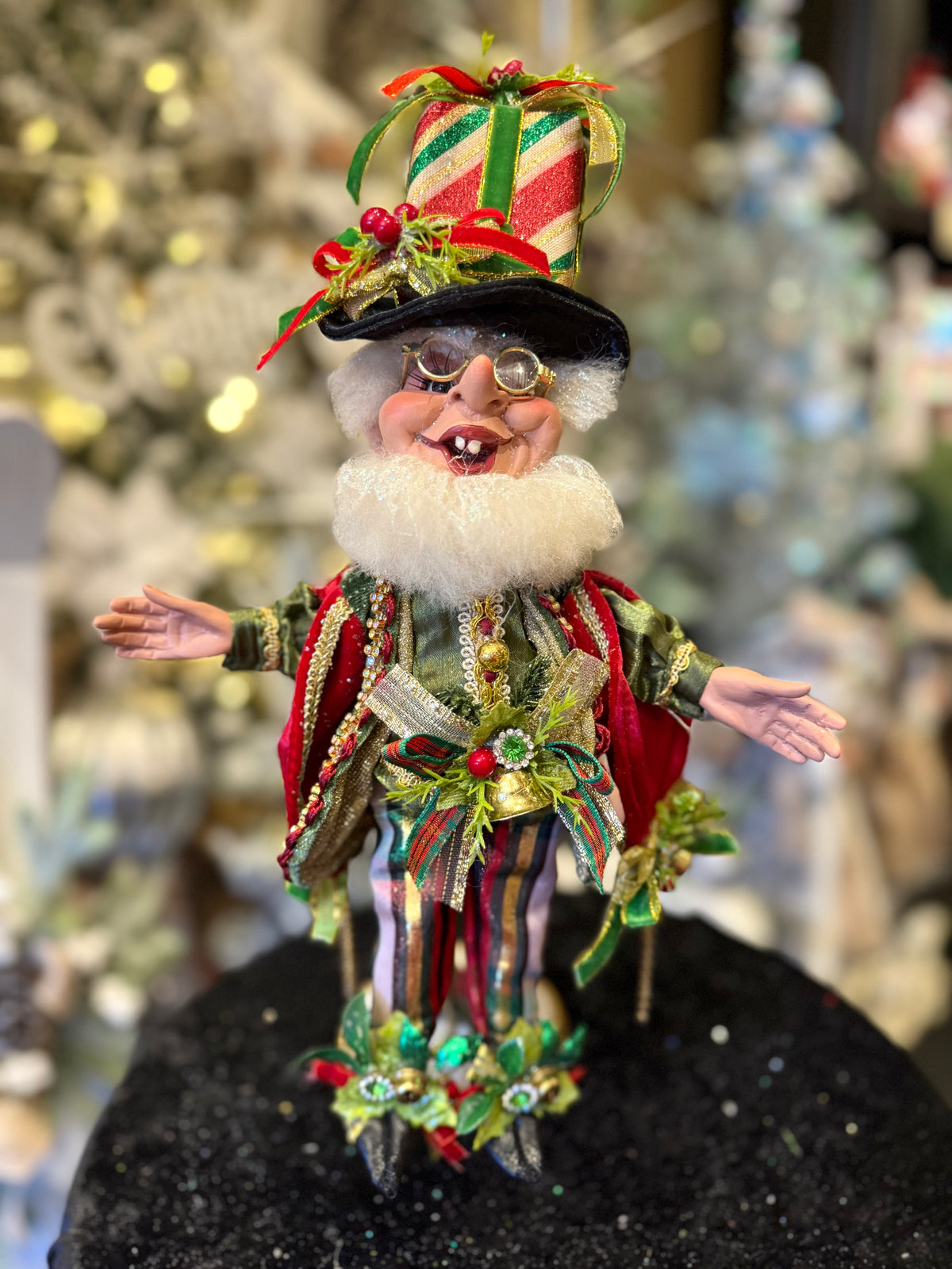 MARK ROBERTS - SMALL CHRISTMAS PRESENT ELF 51-64060