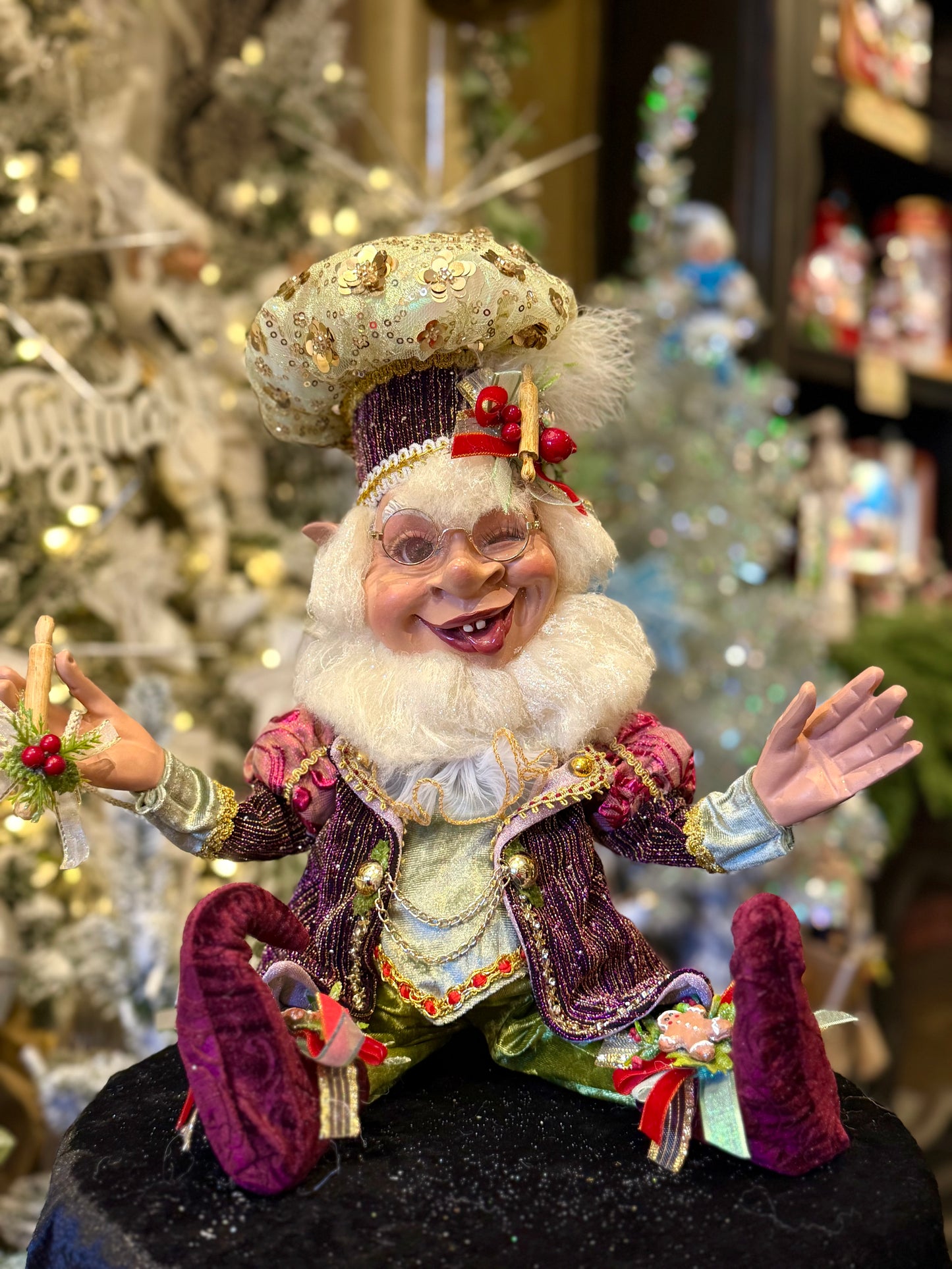 MARK ROBERTS - Medium Confectioner Elf 51-64066