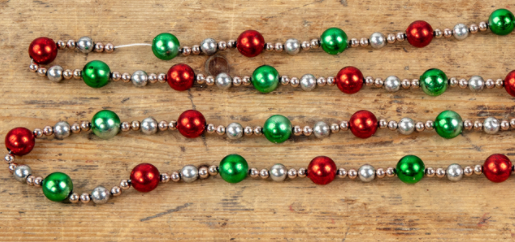 RAGON HOUSE MULTI SIZE RED/GREEN & SILVER BEAD GARLAND