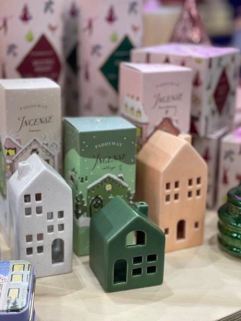 PADDYWAX - HOLIDAY GREEN CERAMIC COTTAGE WITH INCENSE CONESIN0021AU