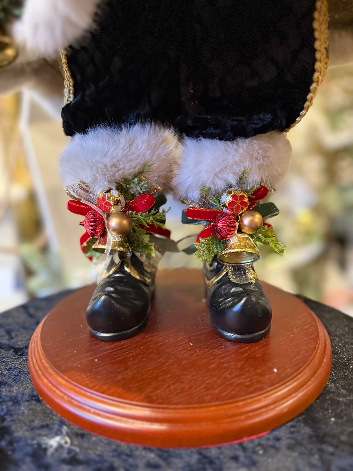 MARK ROBERTS - December 25 Santa 51-64216