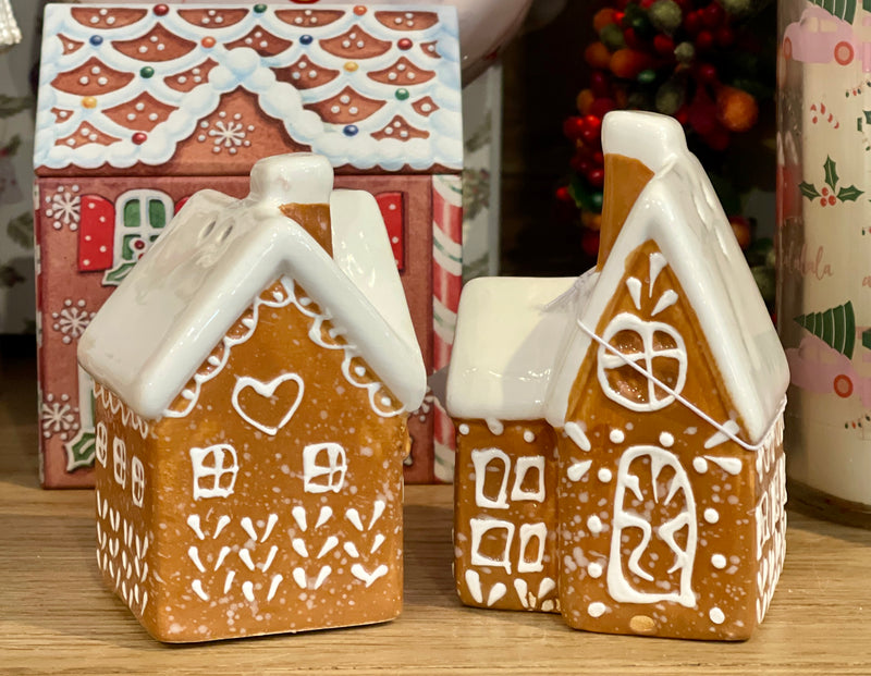 GINGERBREAD HOUSE SALT AND PEPPER SHAKERS DCV002