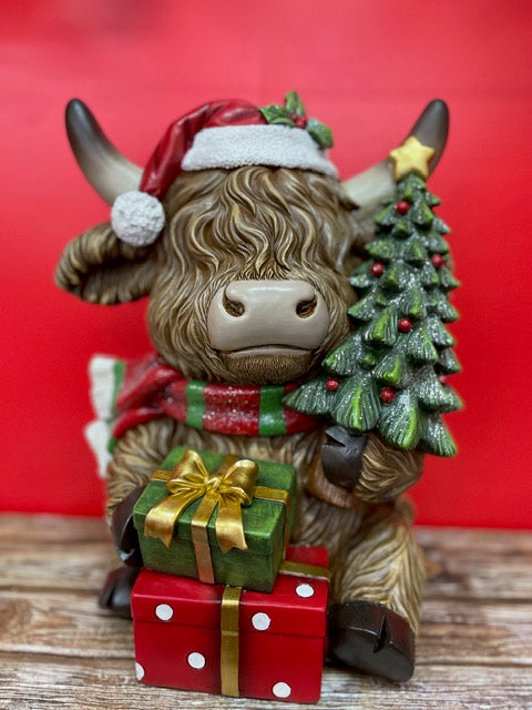 LARGE SITTING CHRISTMAS HIGHLAND COW 27598