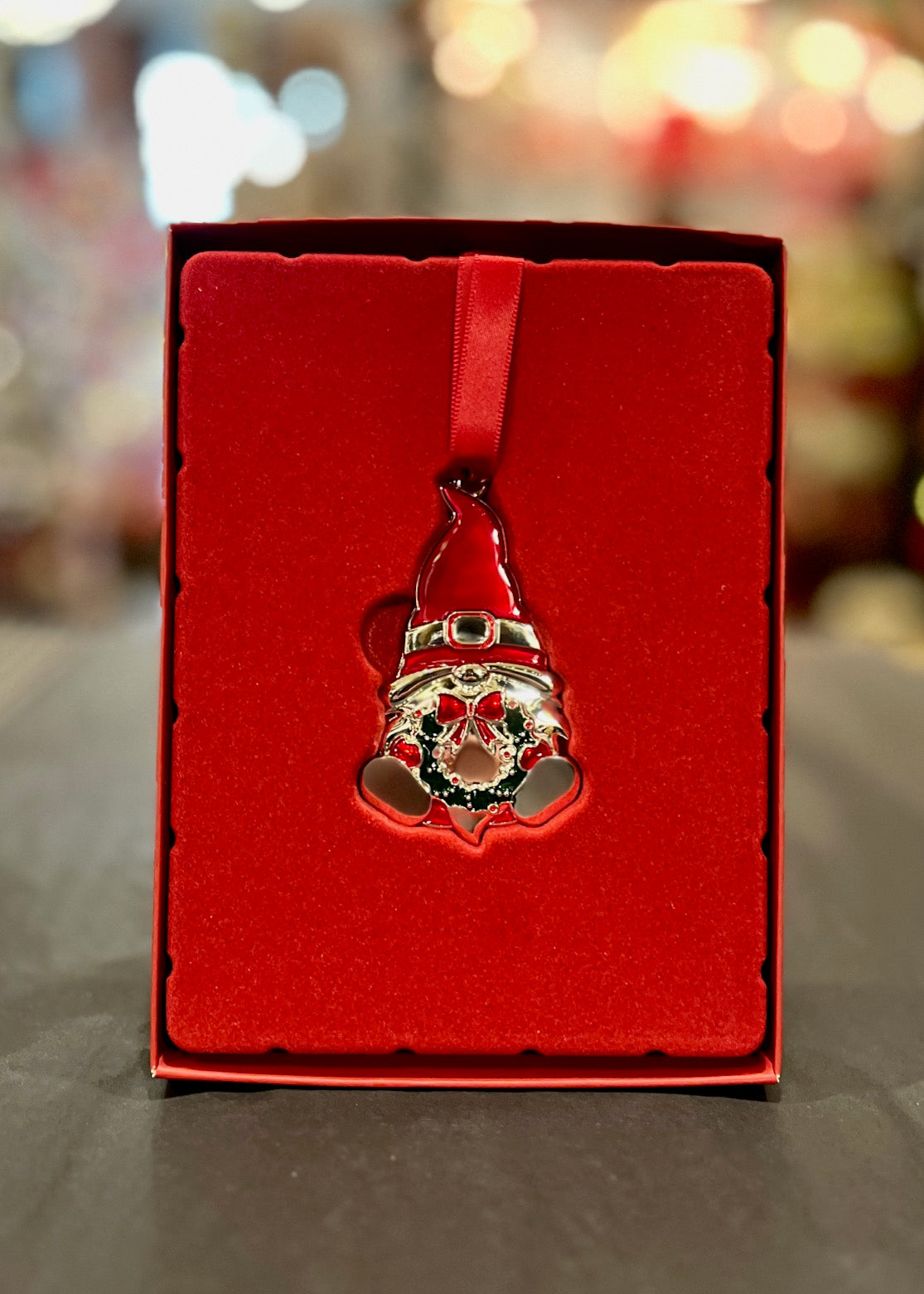 SILVER PLATED GNOME WITH WREATH ORNAMENT WP4123